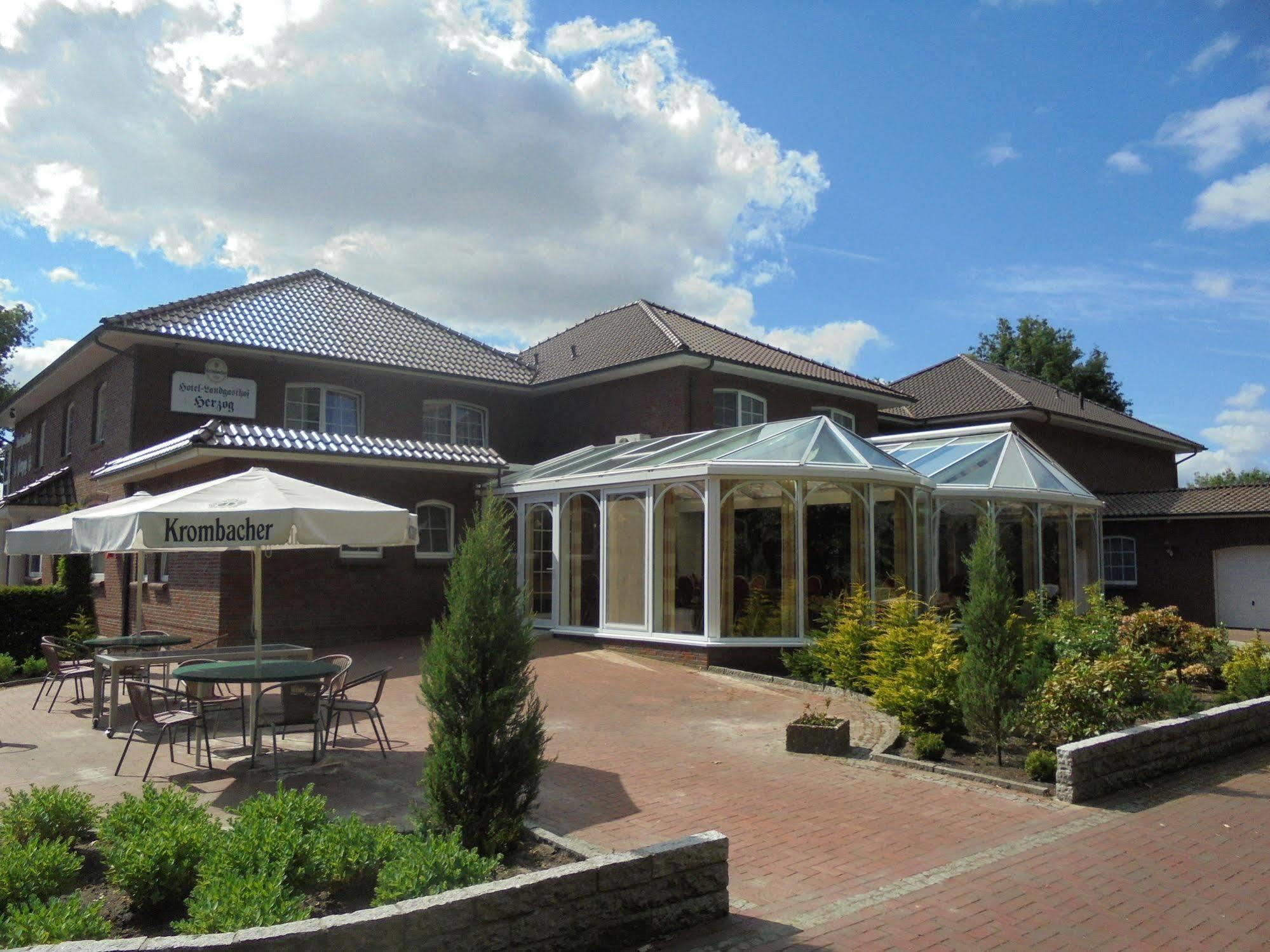 Hotel-Landgasthof Herzog Barssel  Exterior photo